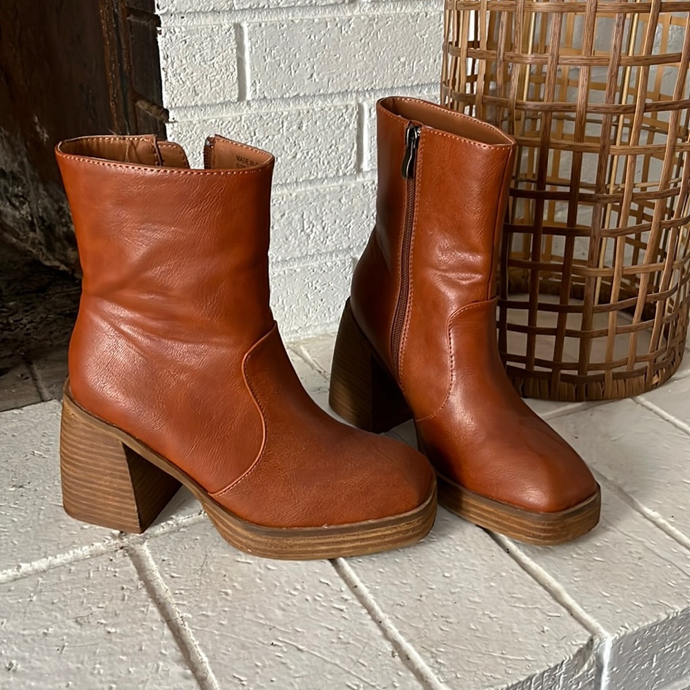 Bohme chestnut colored boots